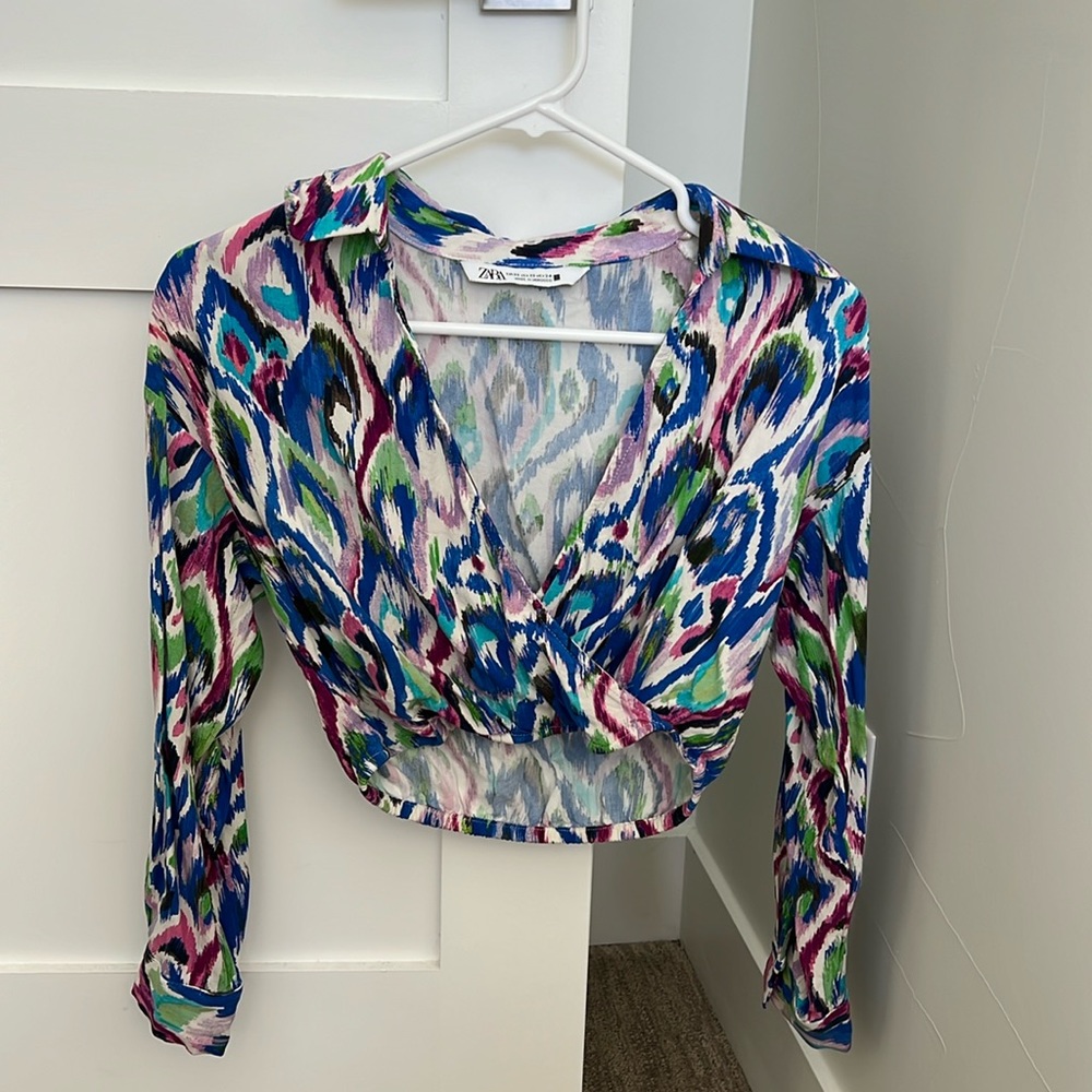 Zara - XS - multi color long sleeve collared crop top